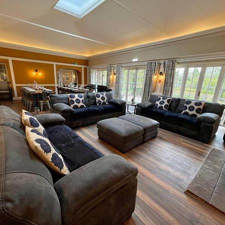 הוילה Lydney House Swaffham Sleeps 22 מראה חיצוני תמונה
