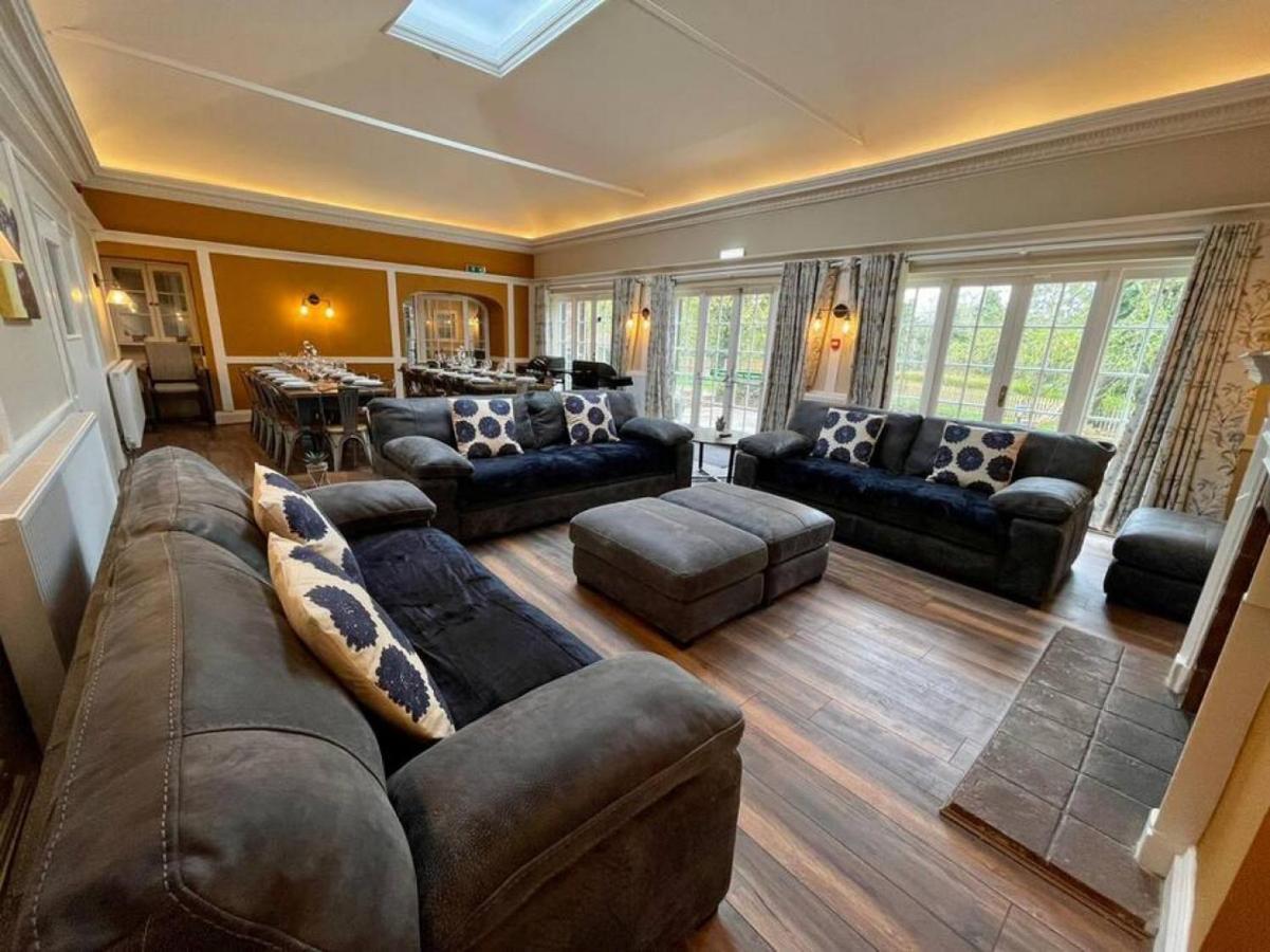 הוילה Lydney House Swaffham Sleeps 22 מראה חיצוני תמונה