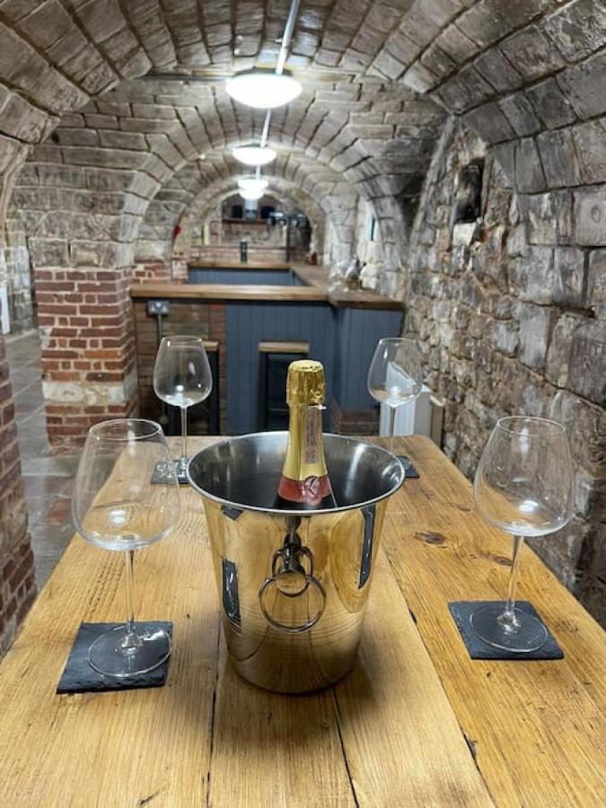 הוילה Lydney House Swaffham Sleeps 22 מראה חיצוני תמונה