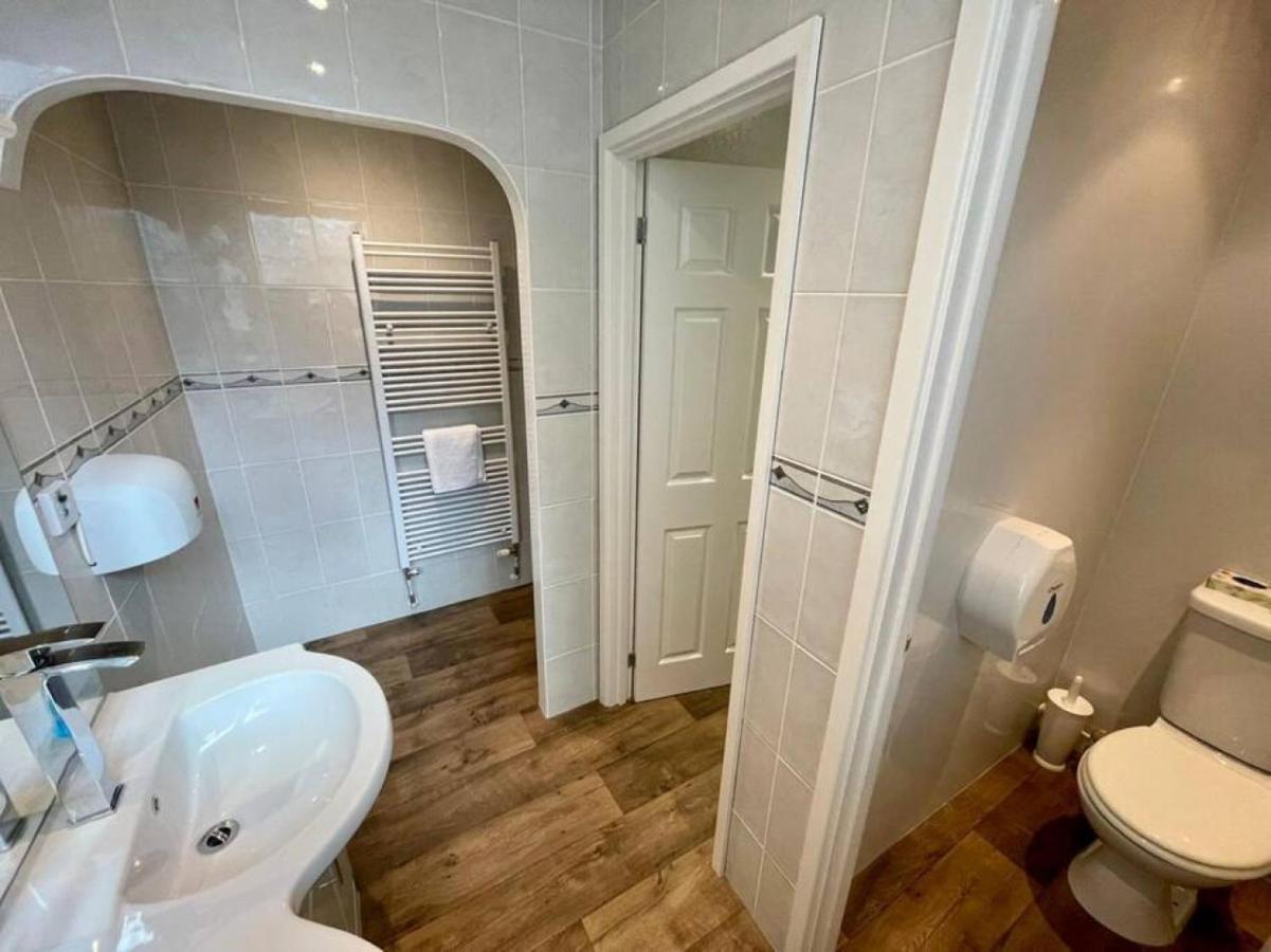 הוילה Lydney House Swaffham Sleeps 22 מראה חיצוני תמונה