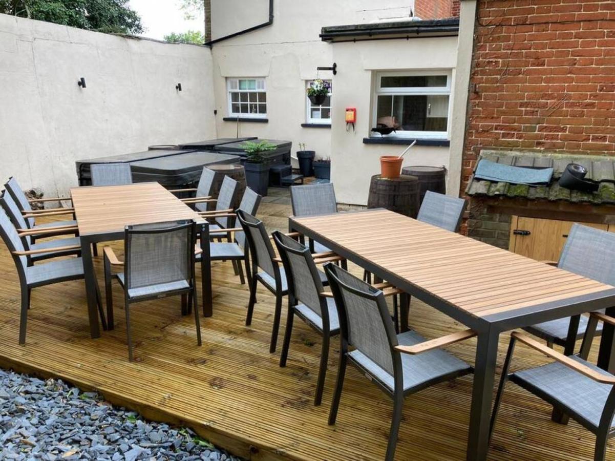הוילה Lydney House Swaffham Sleeps 22 מראה חיצוני תמונה
